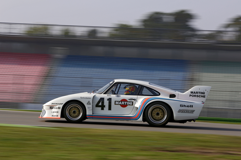 Illustration for article titled Here Are Some Classic Le Mans Porsche Wallpapers, You're Welcome!